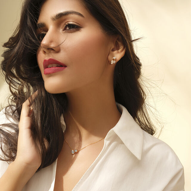 Close Call Necklace,,hi-res image number null