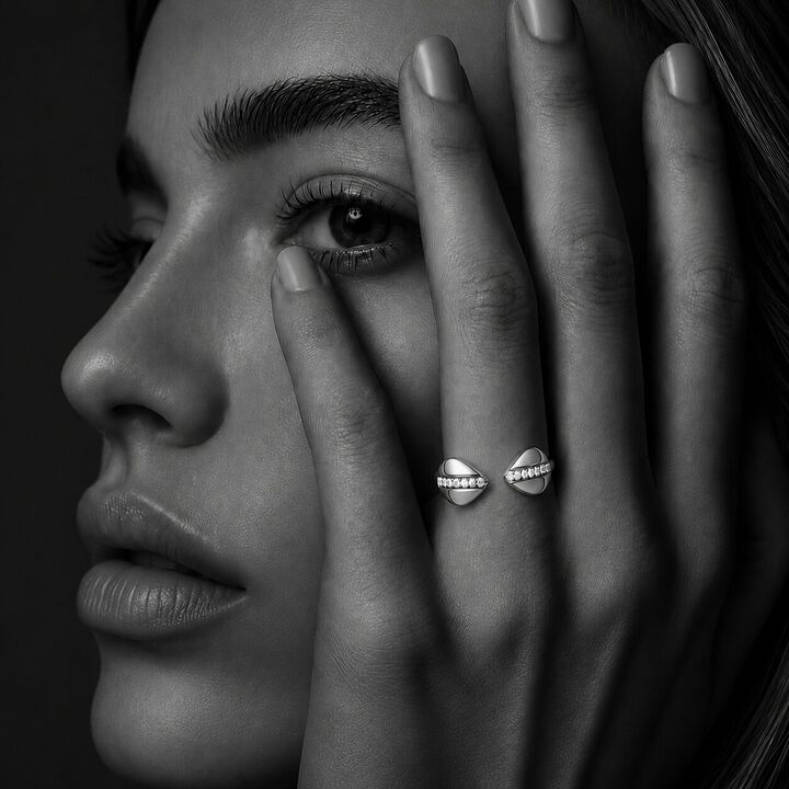 Meet In The Middle Silver Finger Ring