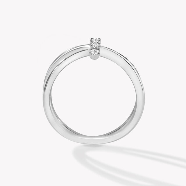 Meet Me In The Middle Ring,,hi-res image number null