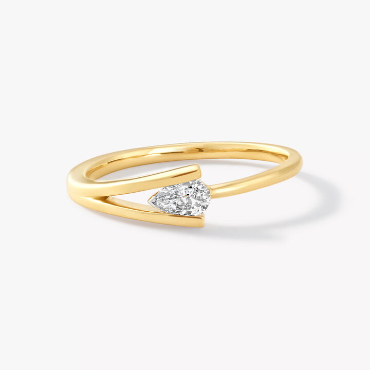 Pearella Curve Solitaire Ring