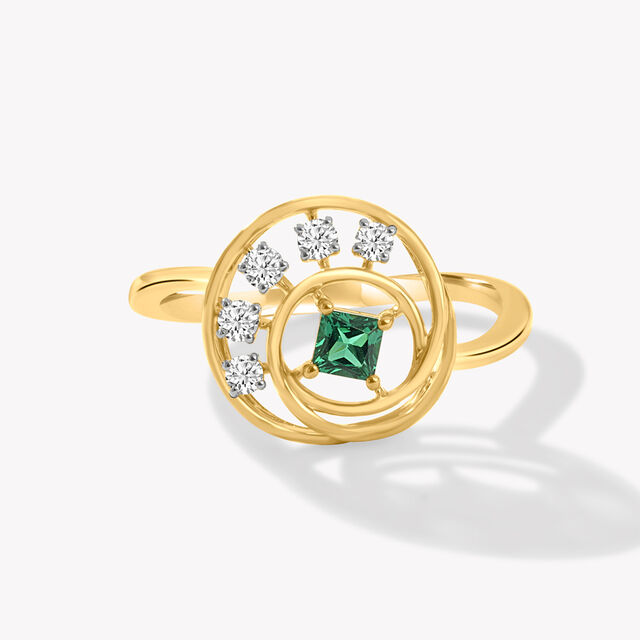 Green Takes Over Ring,,hi-res image number null