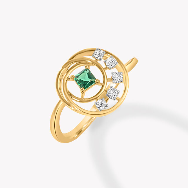 Green Takes Over Ring,,hi-res image number null